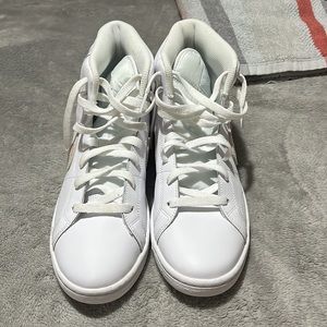 Nike court royale 2 mid